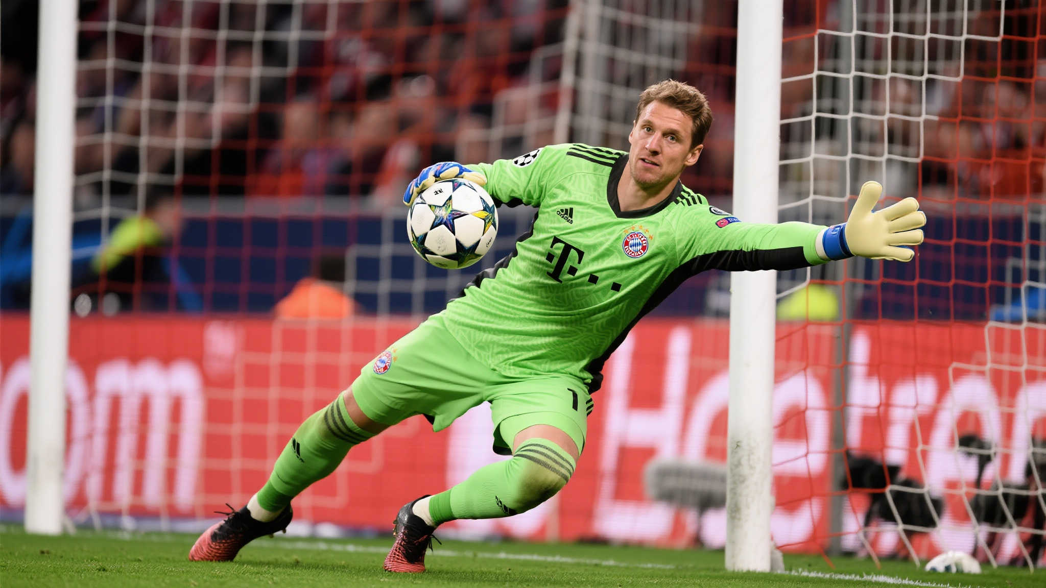 欧冠联赛本季守门员零封排行:索默居首,拉亚及多纳鲁紧随其后 作为拜仁慕尼黑的新星门将,扬·索默以其优异表现迅速